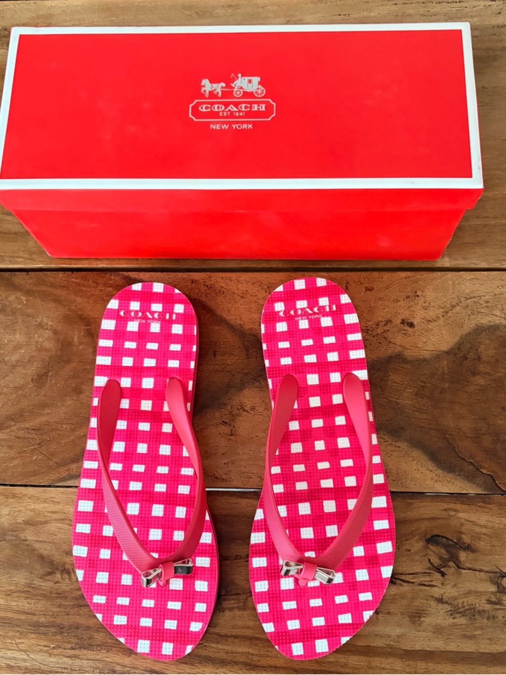 NWT and Original Box Coach Pink White Gingham Metal Bow Sandals Flip Flops Sz 6